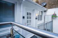 Luxurious Apartment Charlton Mews - 2 Bed - Tenby - Chambres d’hôtes Tenby