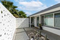 Airy Corner Lot MCM Oasis - Chambres d'hôtes Palm Springs