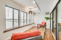 Lakefront Port Clinton Condo with Boat Dock and Slip! - Chambres d’hôtes Port Clinton