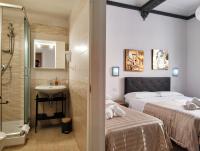 Doppelzimmer mit Zustellbett und eigenem Bad