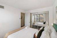 Inviting 2-Bedroom Apt in Hyde Park - The Blackwood rep - B&B Chicago