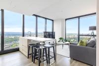 Olive Alcove - A Sweeping Skyline Sanctuary near CBD - B&B Melbourne