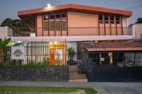 Volcano Hostal y Restaurante - Bed and Breakfast