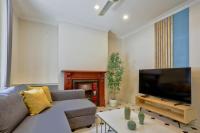 B&B Sydney - Affordable 3 Bedroom House Darlinghurst with 2 E-Bikes Included - Bed and Breakfast Sydney