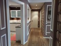 One-Bedroom Apartment with Shower