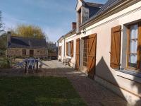 B&B Noyant-la-Plaine - L'école Buissonnière - Bed and Breakfast Noyant-la-Plaine