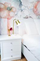 Lora rose suite ,free parking, self check in,2 - B&B
