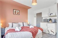 B&B Stoke-on-Trent - Gorgeous Longton Studio 2d - Bed and Breakfast Stoke-on-Trent