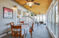 Backyard, Deck and Fire Pit Conroe Getaway - B&B Conroe