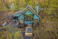 The Blue Forest Chalet - Kayak, Hike, Hot Tub - Chambres d’hôtes East Stroudsburg