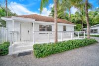 Grove Bay Bungalow - 2/2 Gated Cottage-Walk to Bay - Chambres d'hôtes Miami