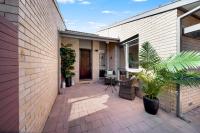 Gorgeous 2-Bed Townhouse with Patio, BBQ & Parking - B&B