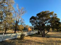 Yellow Rock Views by Tiny Away - B&B