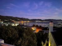 Bougainvillea House - The Heart of Simonstown - Chambres d'hôtes Simon's Town