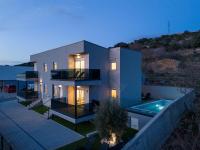La Vie luxury apartments with a pool - B&B