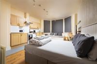 B&B London - Very Large Studio on Finchley Road 11 - Bed and Breakfast London