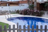 Villa en Valencia, piscina privada y metro 500m - B&B L'Eliana