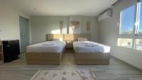 Superior Twin Room with Pyramids View