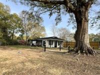 Love Shack in Foley/ Hot Tub / Modern Cozy - B&B Foley