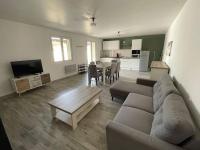 Au petit Olivier, Appartement avec jardin et piscine - Chambres d’hôtes Grans