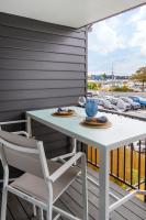 Urban Retreat at 8 Wilmer: Upper Level Studio Gem - B&B