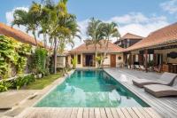 B&B Tambakboyo - Gorgeous 4 BR Villa in Canggu - Bed and Breakfast Tambakboyo