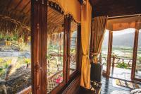 Nhà Trong Bản - Homestay Măng Đen - B&B