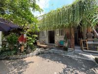 Royen Balinese Family Guest House- Traditional Batuan Homestay - Chambres d'hôtes Sukawati