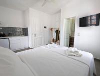 Doppelzimmer mit Balkon und Meerblick