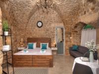 Monolocale con Divano-Letto