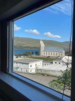 B&B Akureyri - Central by the Church *Family Villa - Bed and Breakfast Akureyri