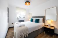 Luxurious two-bed stay: MCR (with parking) - Ferienwohnung