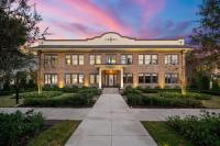 The Adaline Room #6 - Stunning Hyde Park Apartment, 1st Floor, Steps to Bayshore - B&B