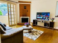 BELÍSSIMO E AMPLO APTO A 3 KM DO CAPIVARI - B&B Campos do Jordão