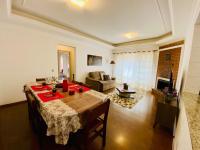 BELÍSSIMO E AMPLO APTO A 3 KM DO CAPIVARI - B&B Campos do Jordão