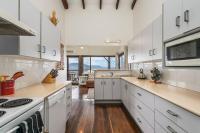 Barrels Beach House, 28 Dulconghi Street - Chambres d’hôtes Crescent Head
