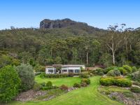 Private luxury in the mountains with running creek - B&B Lamington