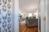 Sunlit Scandi Haven - Walk to Whitworth U & Shops - B&B Nine Mile Falls