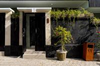Sunny Village Batu Bolong - B&B