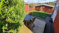 B&B Carmarthen - The Lookout - Chalet 32 - Bed and Breakfast Carmarthen