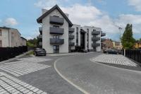 Modern Apartment with Balcony and Parking by Noclegi Renters - B&B