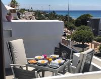 Location location,Seafront apartment with communal pool. - Ferienwohnung