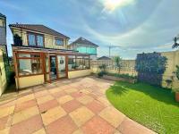 Sea View Three Bed Detached Home - With Parking - Next to Beach! - B&B Bournemouth