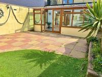 Sea View Three Bed Detached Home - With Parking - Next to Beach! - B&B Bournemouth