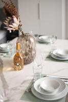 Homely Berlin - Spacious, Modern, S-Bahn Nearby , Groups & Families - B&B Berlin