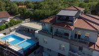 Luxury Apartment & Rooms - Ferienwohnung