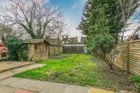 Luxury Large House With Games Room Sleeps Up to 12 - Chambres d'hôtes Feltham