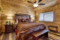 The Top Notch Lodge, Indoor Pool, Theater Room, Game Room, 560 FREE tickets each paid day - B&B Pigeon Forge