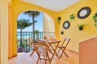 Beachfront Doña Lola Apartment - B&B