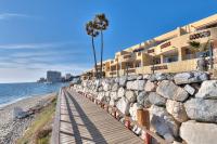 Beachfront Doña Lola Apartment - B&B Sitio de Calahonda
